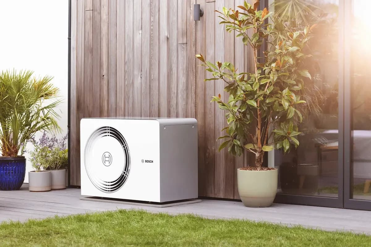 Bosch Compress 5800i AW Luft-Wasser-Wärmepumpe